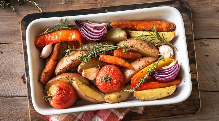 Dieta lekkostrawna - co jeść, a czego unikać? Zasady i jadłospis na tydzień